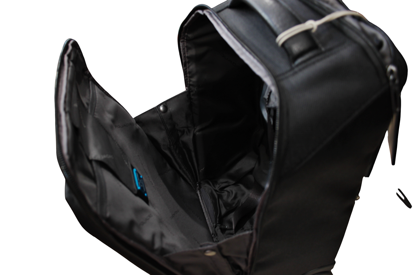 Zaino Trolley UNDERSEAT PIQUADRO tessuto e pelle nero dim 40x25x20