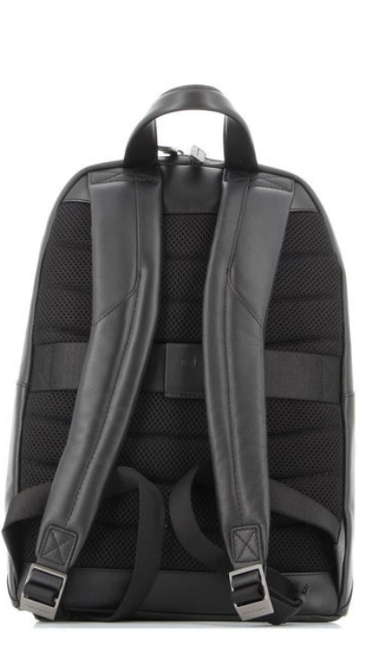 - Zaino PIQUADRO porta computer 14" in PELLE con zip frontale verticale
