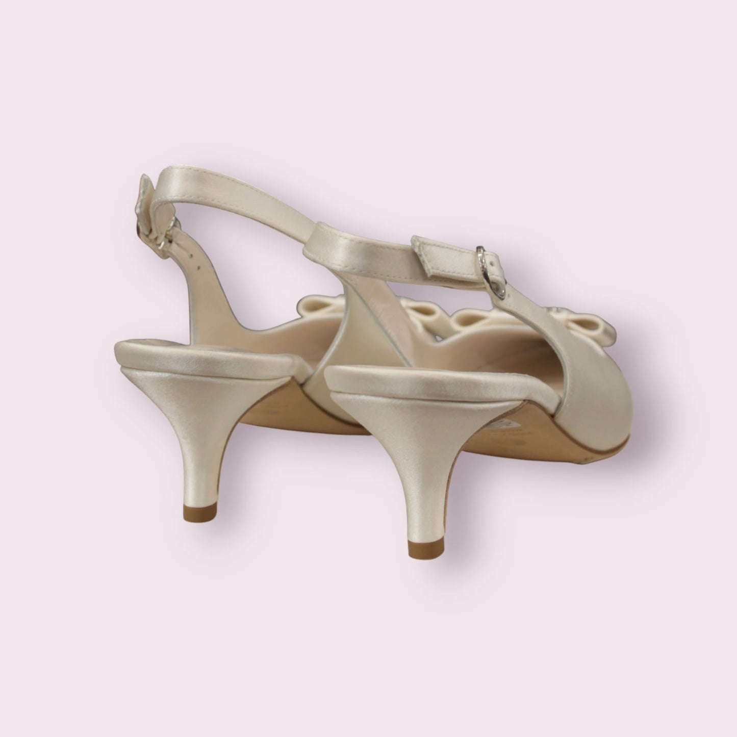 Slingback in raso bianco con tacco medio