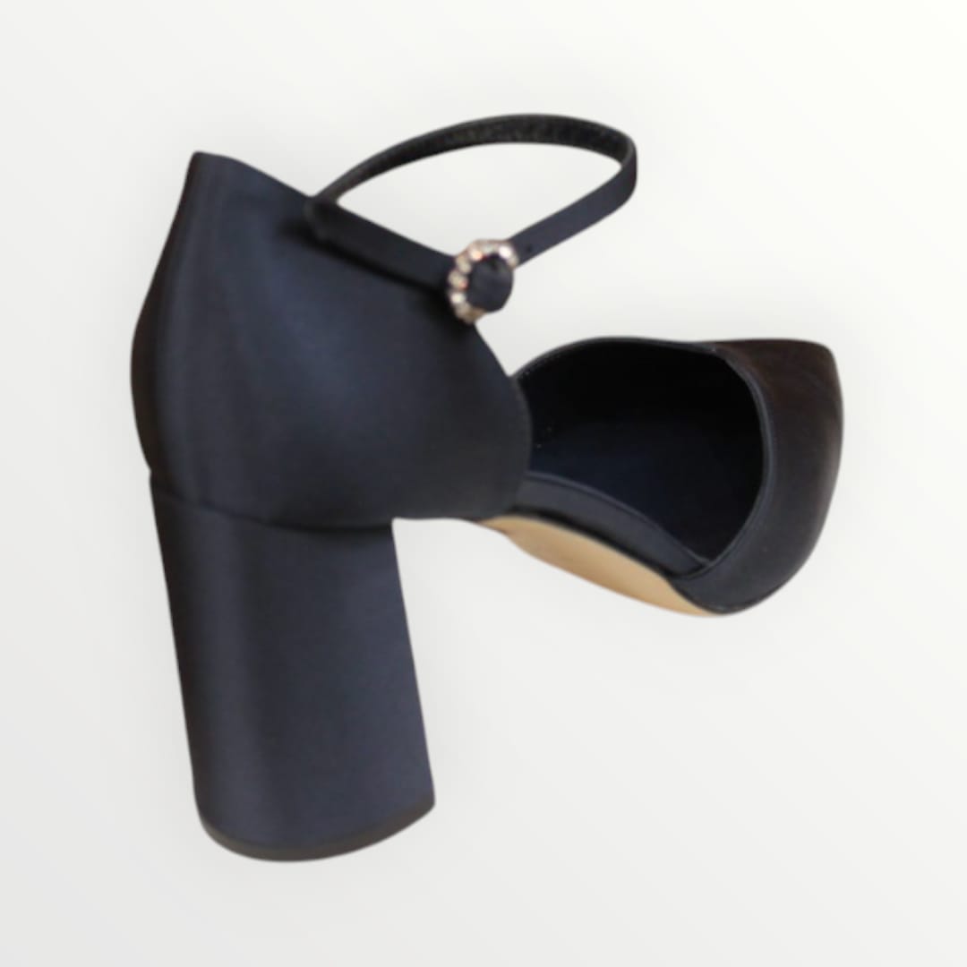 Decollete' satin blu con fibbia gioiello